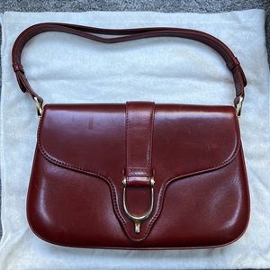 1960s VINTAGE Gucci Flap-front Shoulder Bag | Burgundy Leather